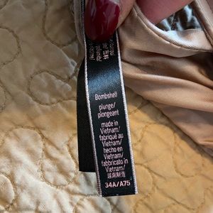 Victoria’s Secret bombshell bra size 34A